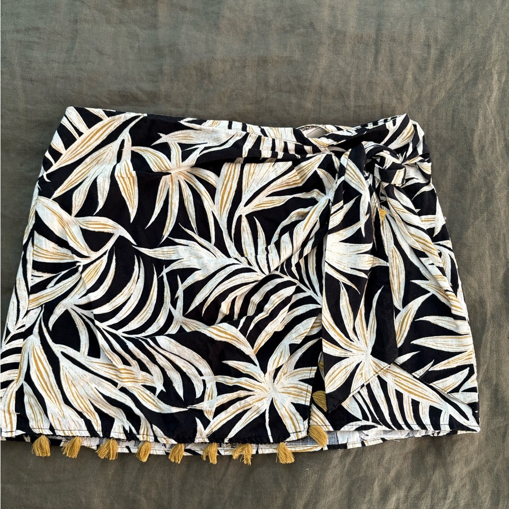 Tropical Leaf Print Skirt with Tassels